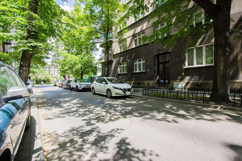 Spacious 3Br Apartment With Ac In Living Room, 2 Balconies Krakau Exterior foto