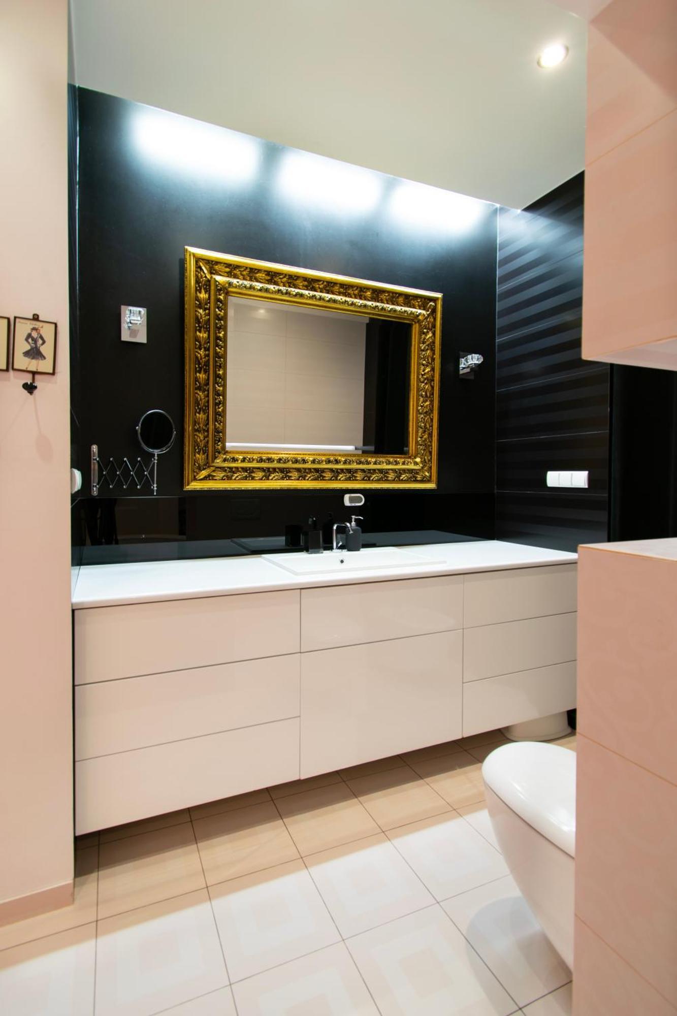 Spacious 3Br Apartment With Ac In Living Room, 2 Balconies Krakau Exterior foto